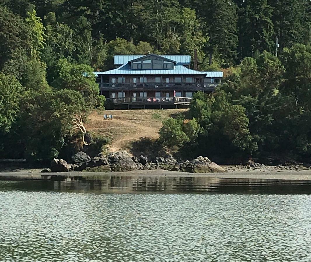 Arbutus Cove Guesthouse Metchosin Exterior photo
